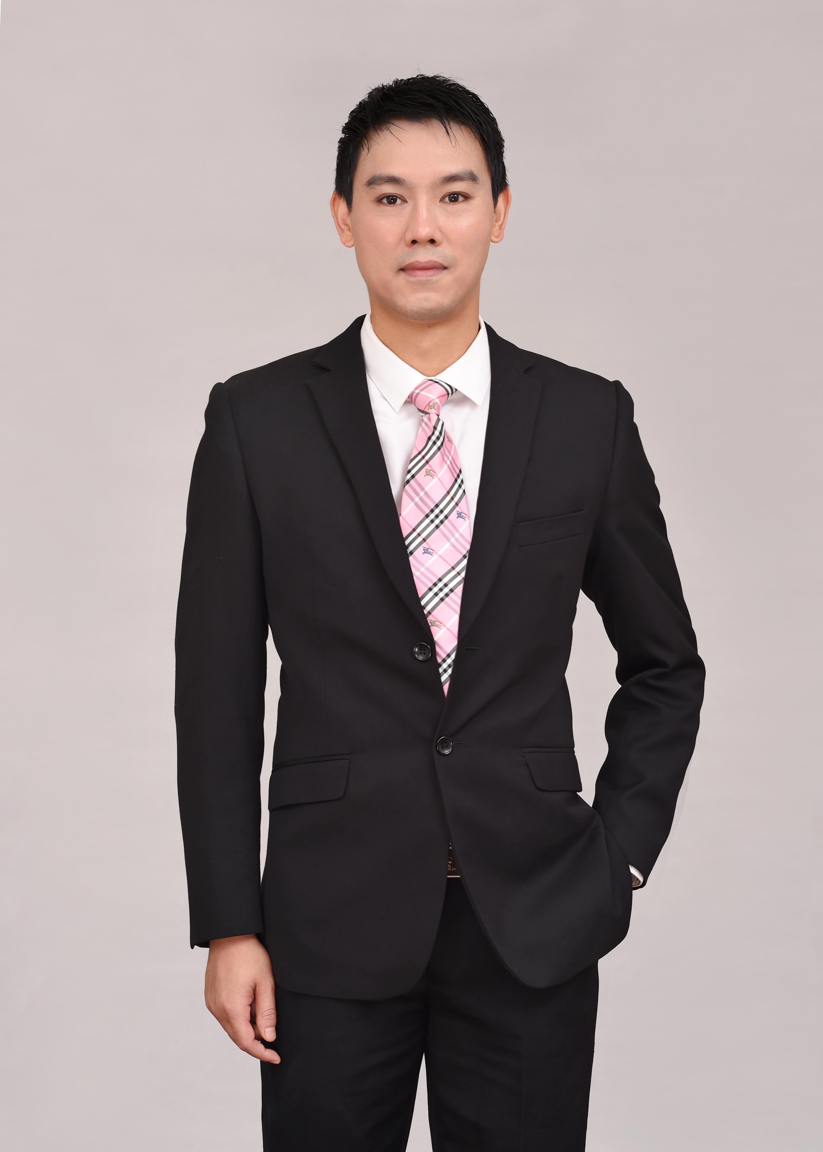 王自菁 灯光与摄影艺术负责人